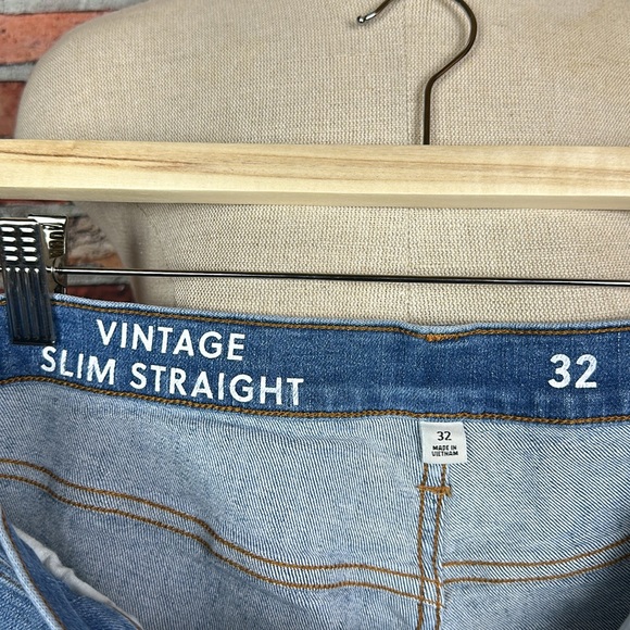 J Crew women’s Vintage Slim Straight mid-rise 9”Jean. Size 32/14 - Picture 4 of 7